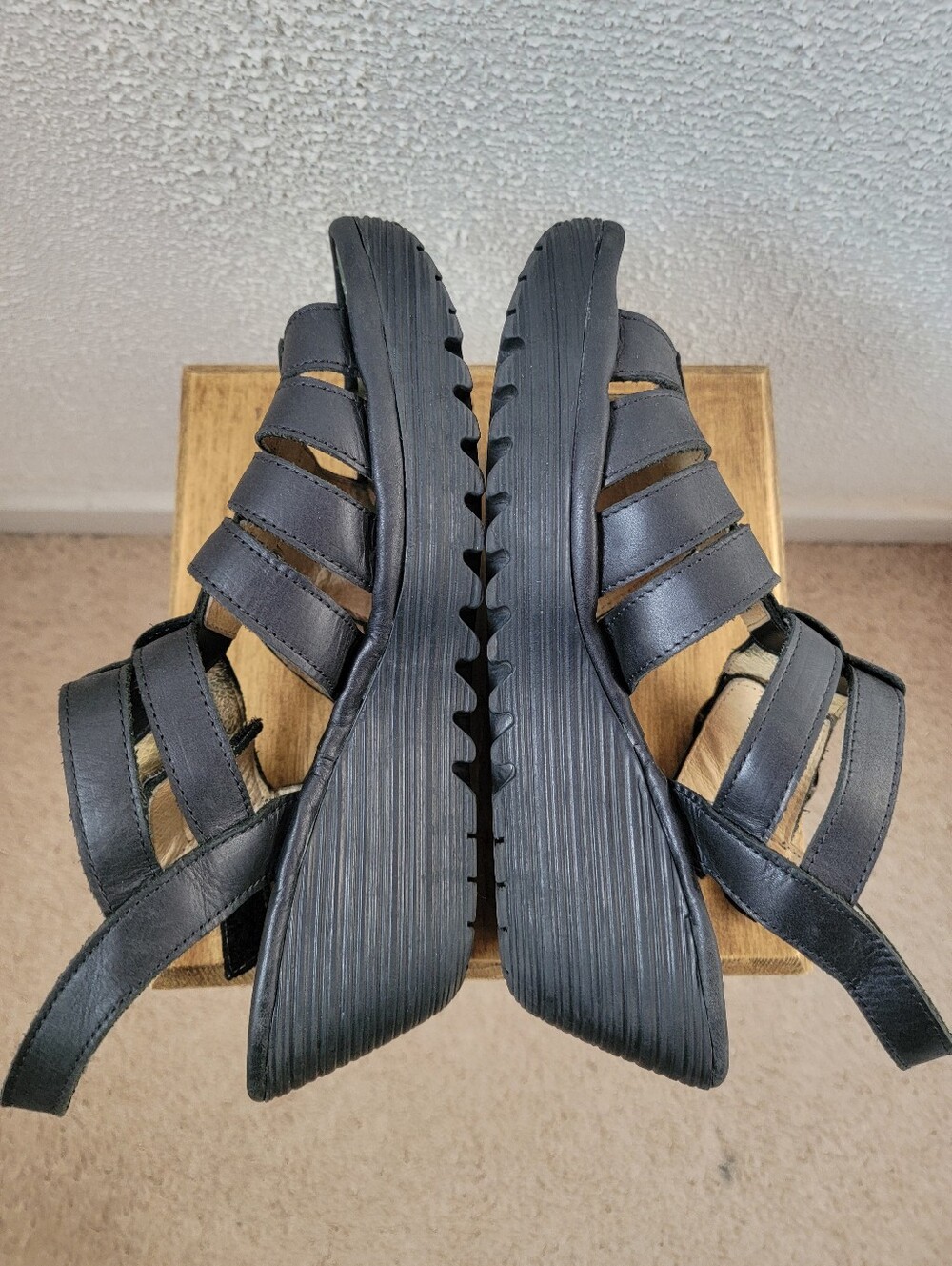 Fly London Sandals 41/US 10 Platform Wedge Heels Black Leather, Portugal - READ - Picture 6 of 14